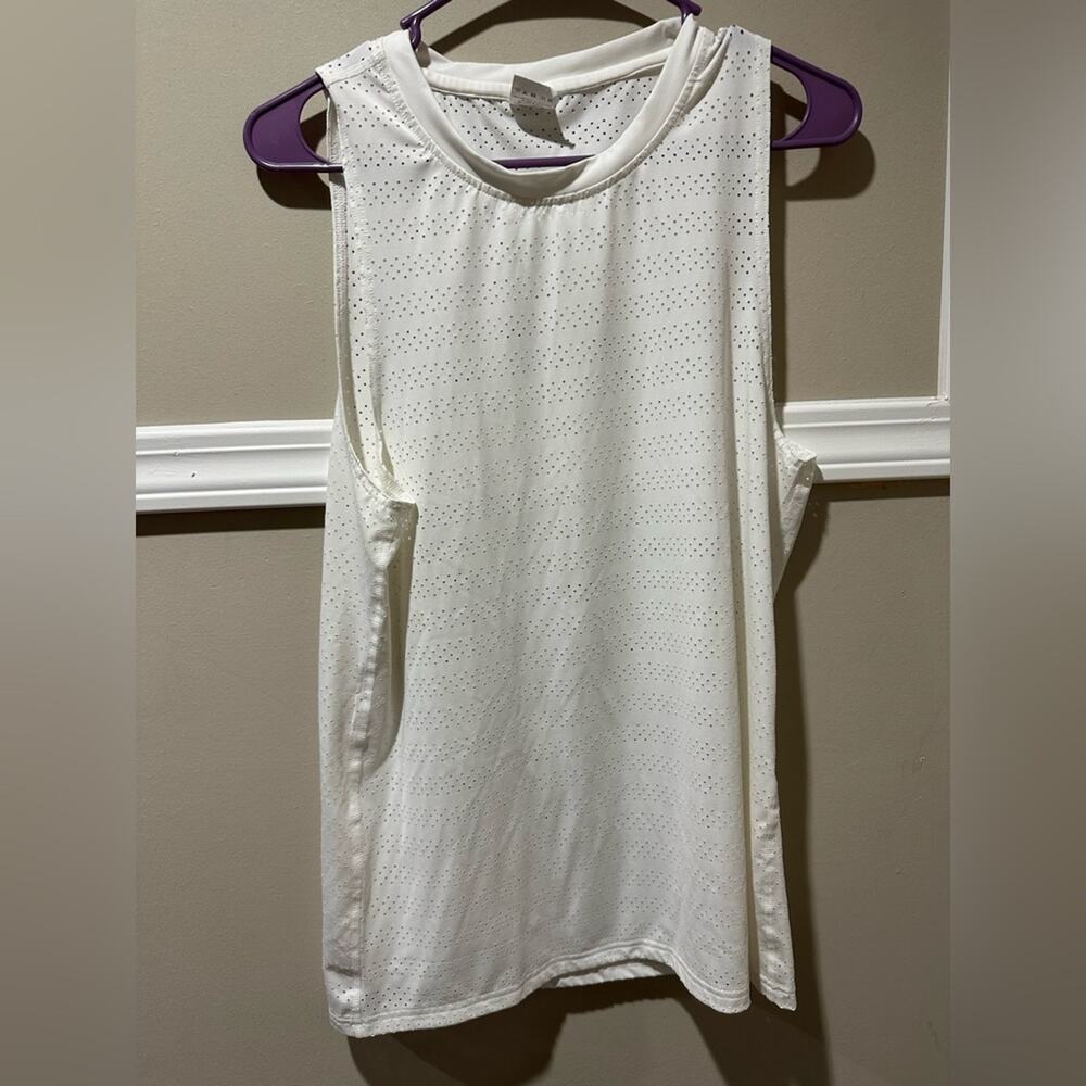ZYIA Cream Sleeveless Muscle Tee